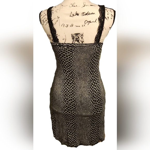 Xhilaration Nightgown - Picture 2 of 3